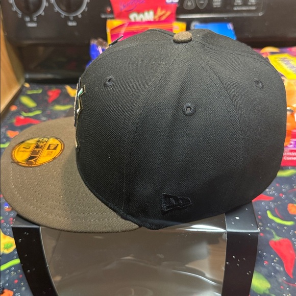 Anaheim Ducks Hat - Picture 4 of 5